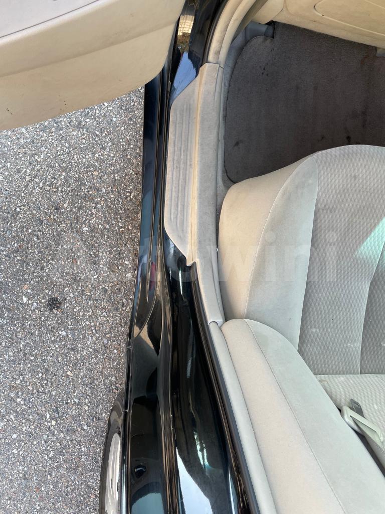 2011 TOYOTA CAMRY LE - 11