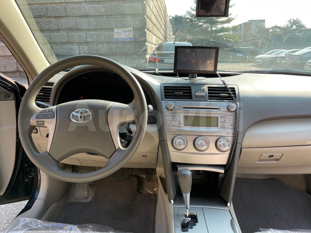2011 TOYOTA CAMRY LE - 24