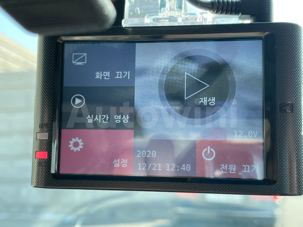 2011 TOYOTA CAMRY LE - 27