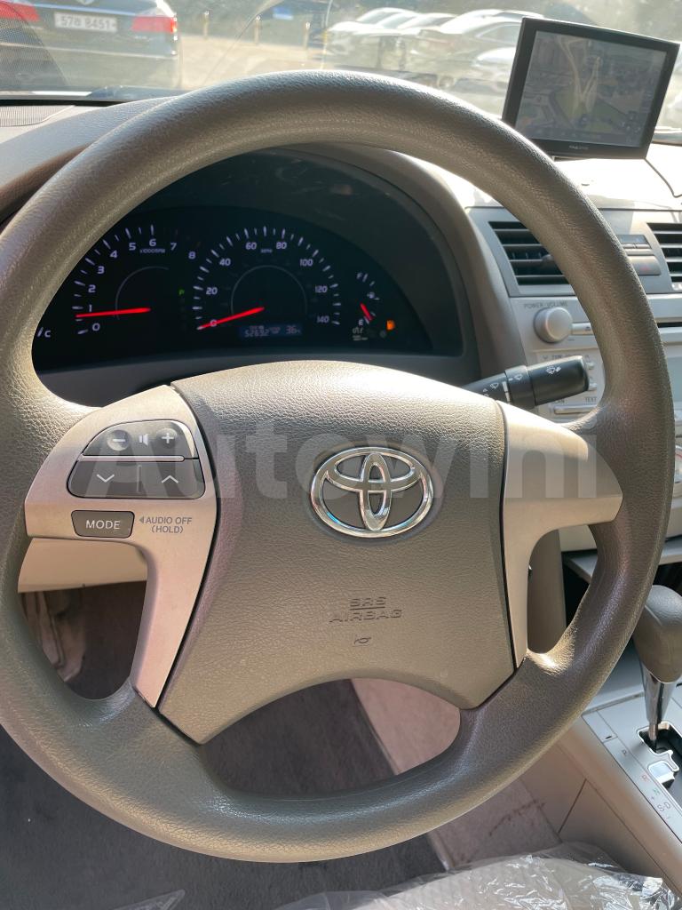 2011 TOYOTA CAMRY LE - 30