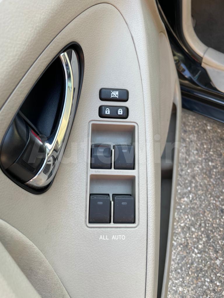 2011 TOYOTA CAMRY LE - 31