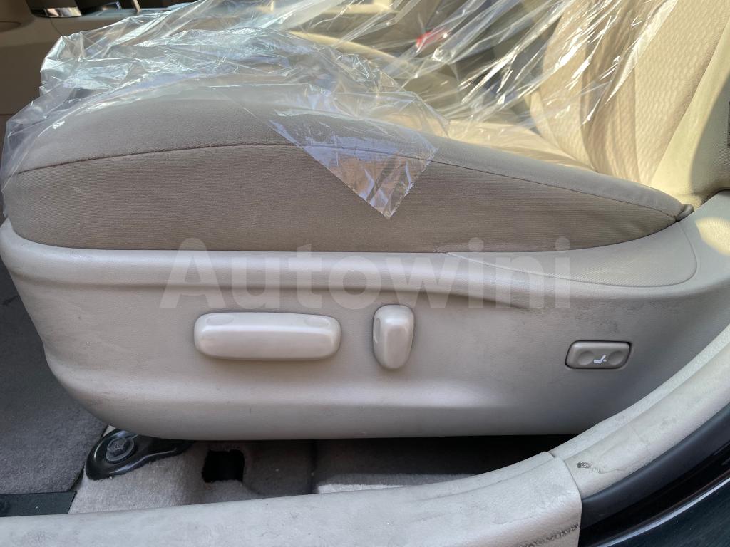 2011 TOYOTA CAMRY LE - 32