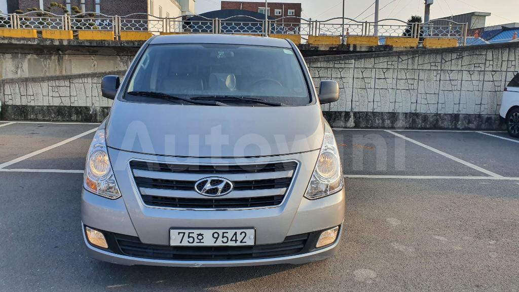 Hyundai grand starex 2016