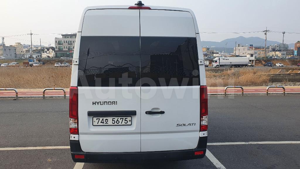 KMJUG17RPJC001343 2018 HYUNDAI SOLATI LUXURY 15 SEATS-4
