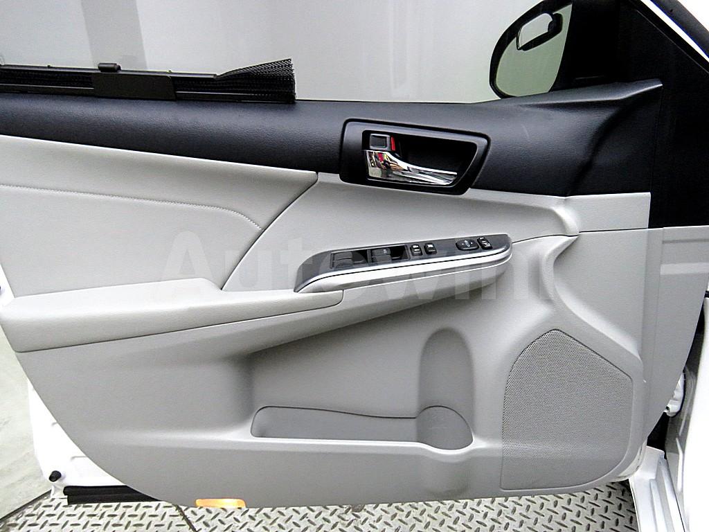 2013 TOYOTA  CAMRY 2.5 XLE - 8