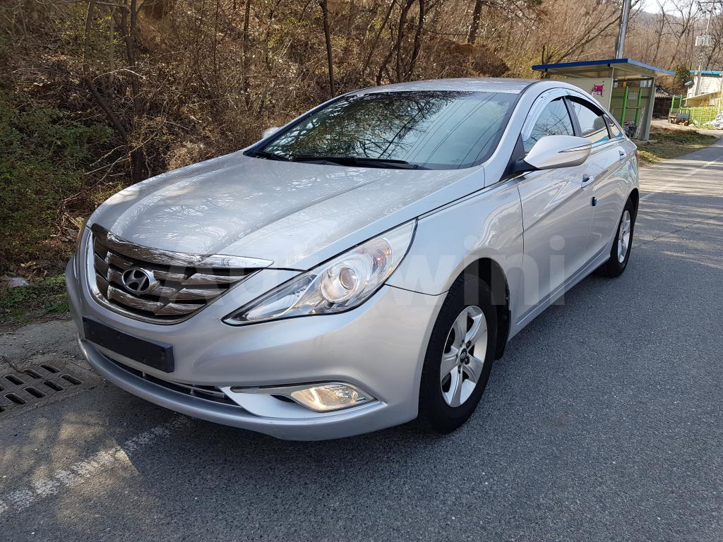 KMHEC41LBDA539208 2013 HYUNDAI YF SONATA [ABS+A/T+LPG]-2
