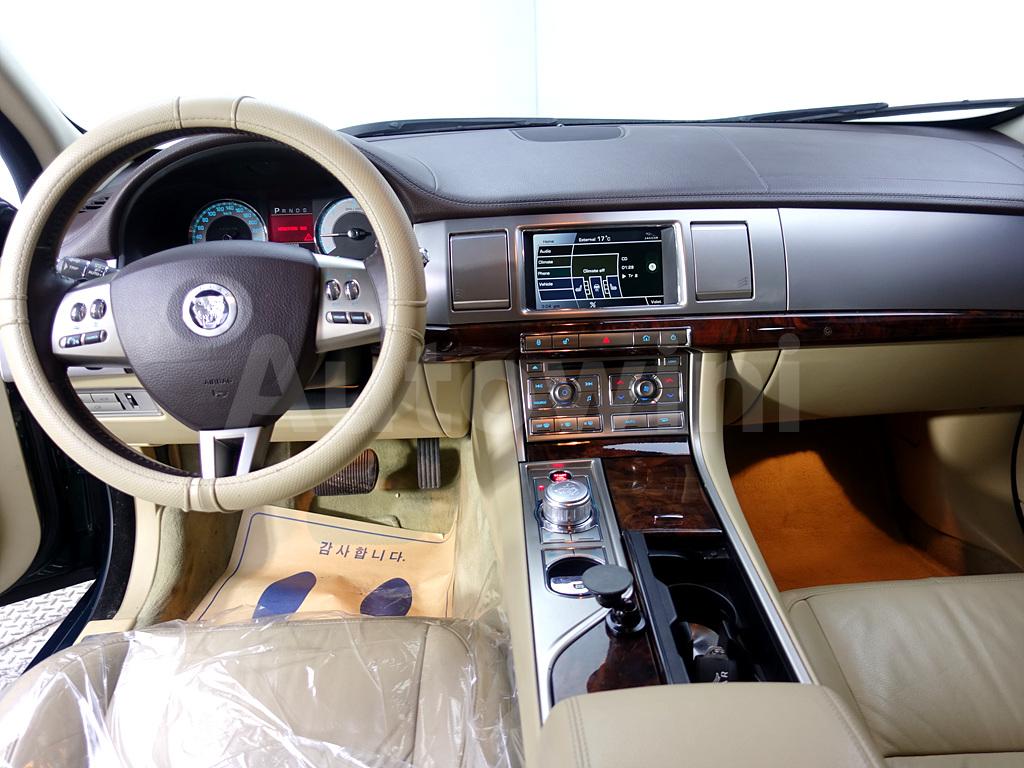 SAJAA0529AKR46214 2010 JAGUAR XF LUXURY-4