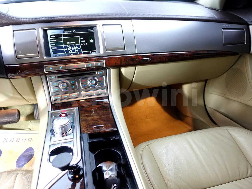 2010 JAGUAR XF LUXURY - 10