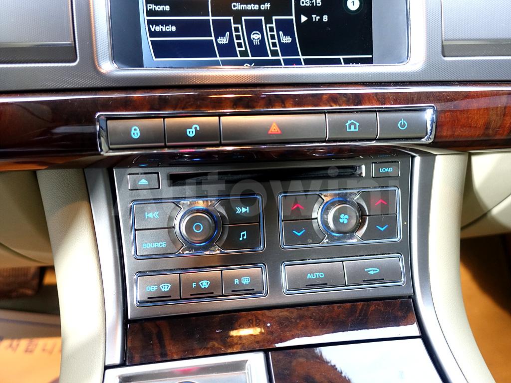 2010 JAGUAR XF LUXURY - 11