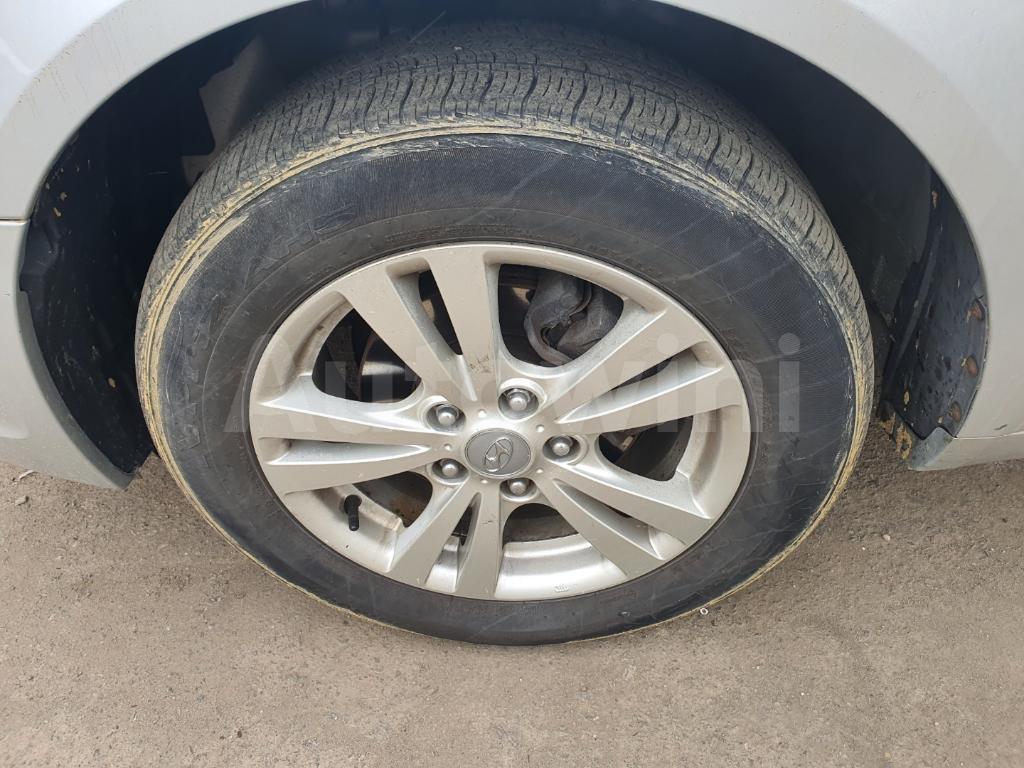 KMHET41ABAA754306 2010 HYUNDAI NF SONATA TRANSFORM LUXURY-5