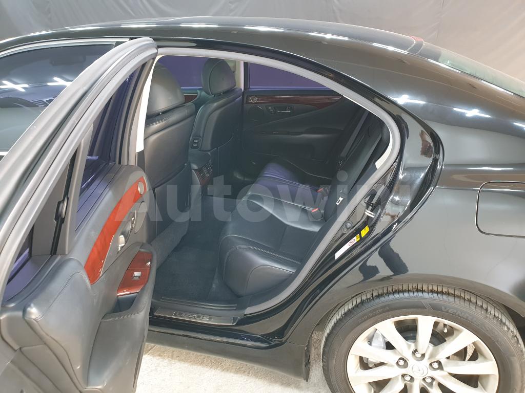 2012 LEXUS LS460 4WD / FULL OPTION / SUNROOF - 26