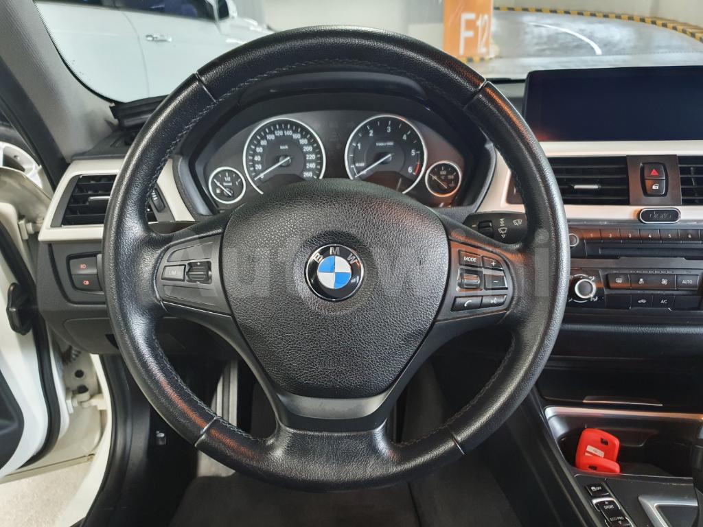 2013 BMW 3 SERIES F30  320D EFFICIENT DYNAMICS*H.U.D* - 33
