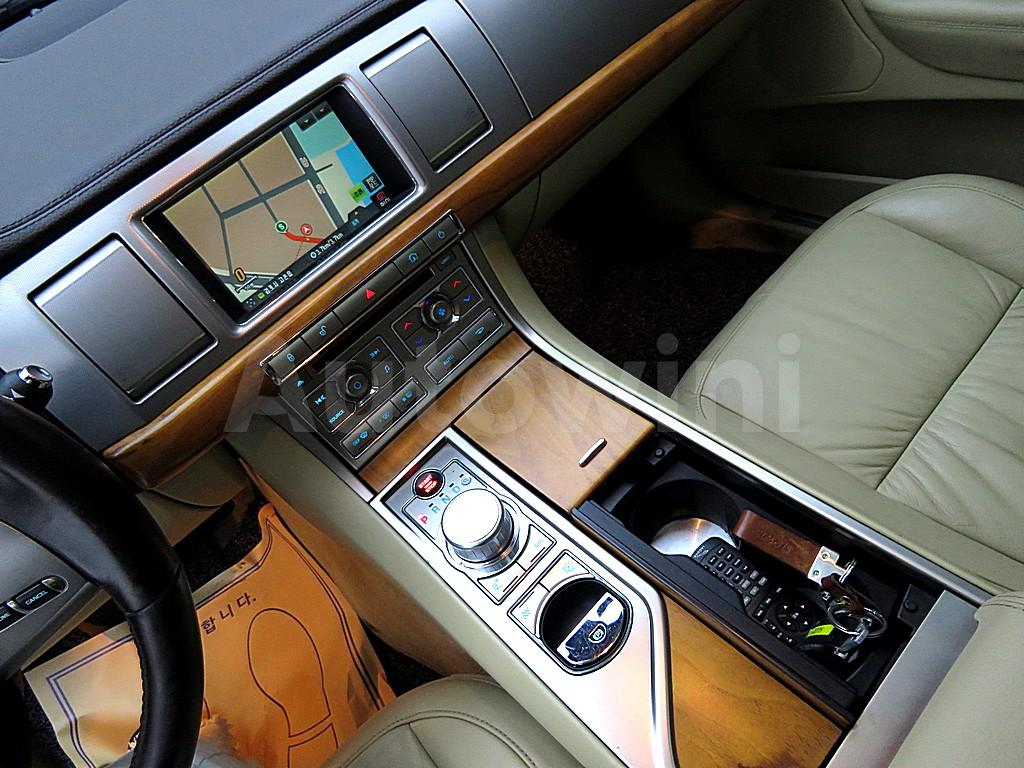 2010 JAGUAR XF 3.0D LUXURY X250 - 11