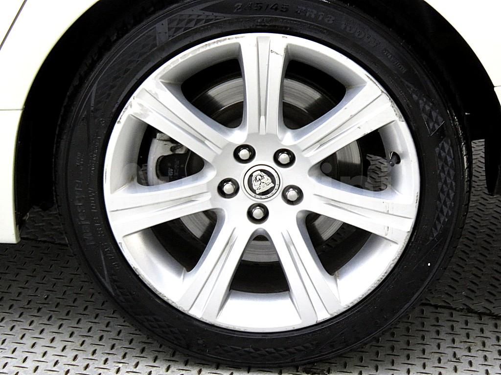 2010 JAGUAR XF 3.0D LUXURY X250 - 18
