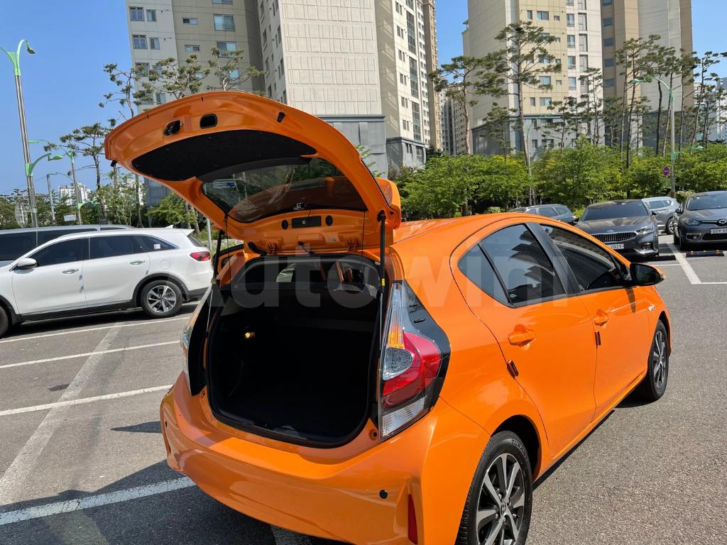 2018 TOYOTA PIRUS C 1.5 HEV / CVT - 11