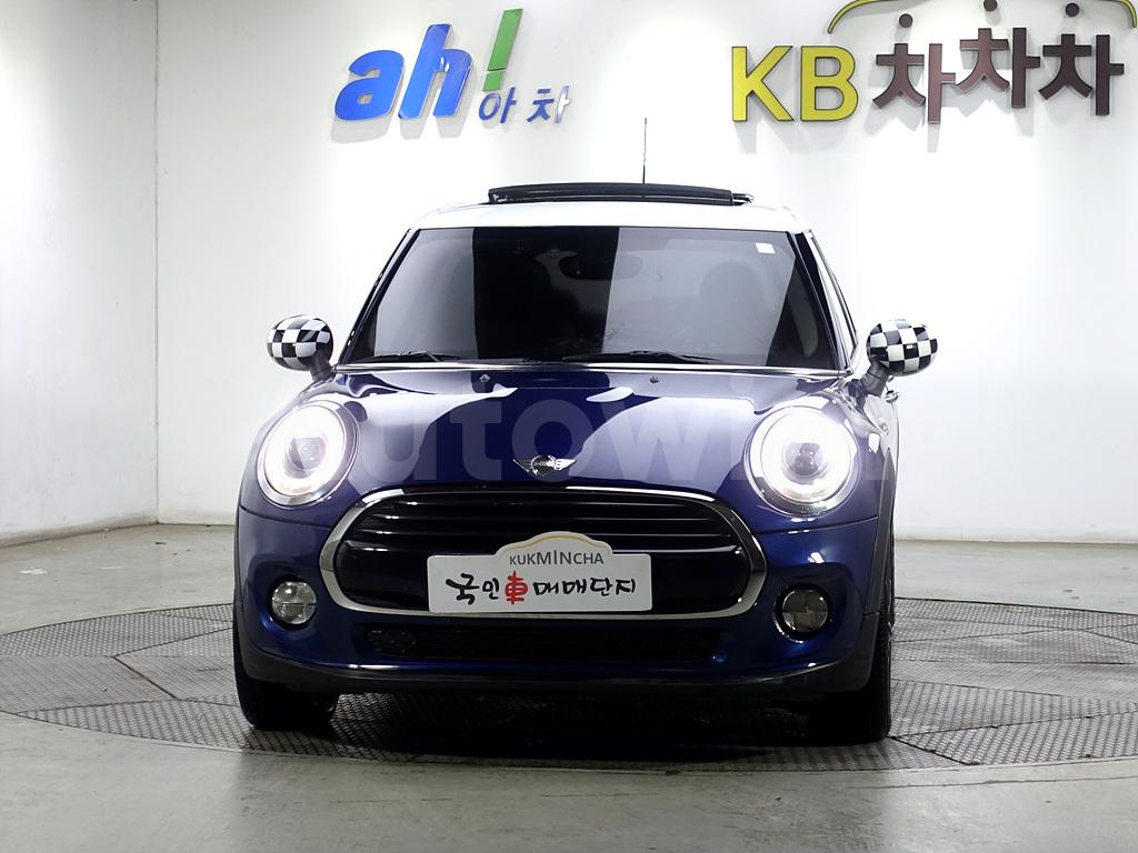 WMWXT3107G2C94677 2016 MINI COOPER D FIVE-DOOR-1