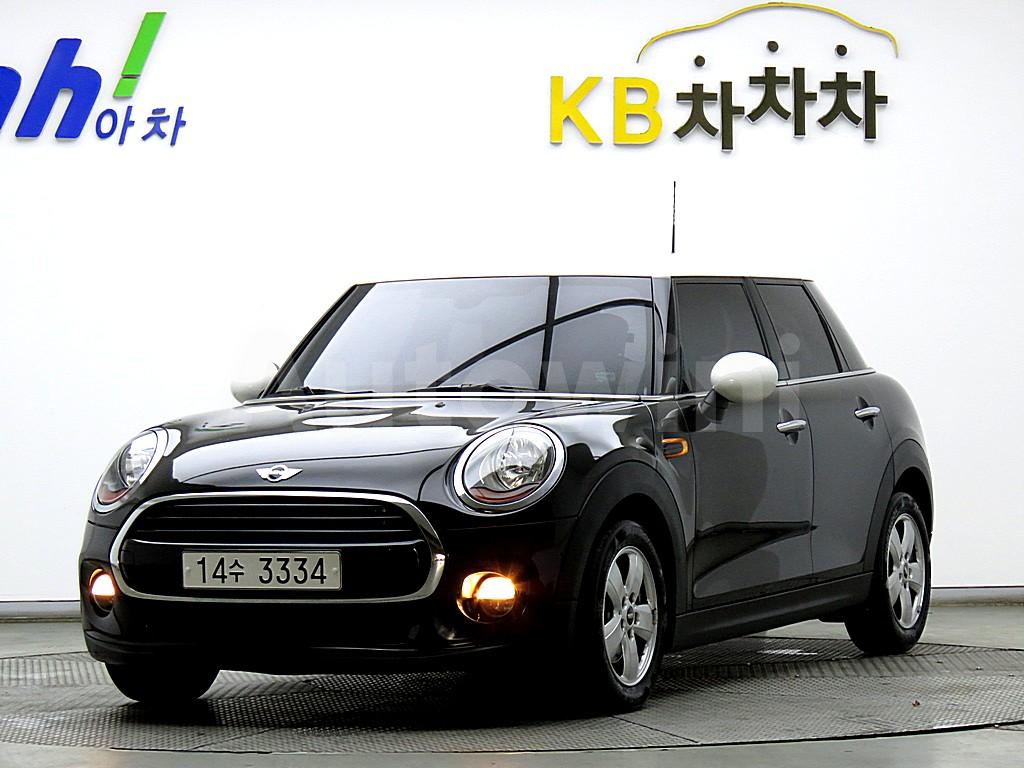 2017 MINI COOPER FIVE-DOOR - 1
