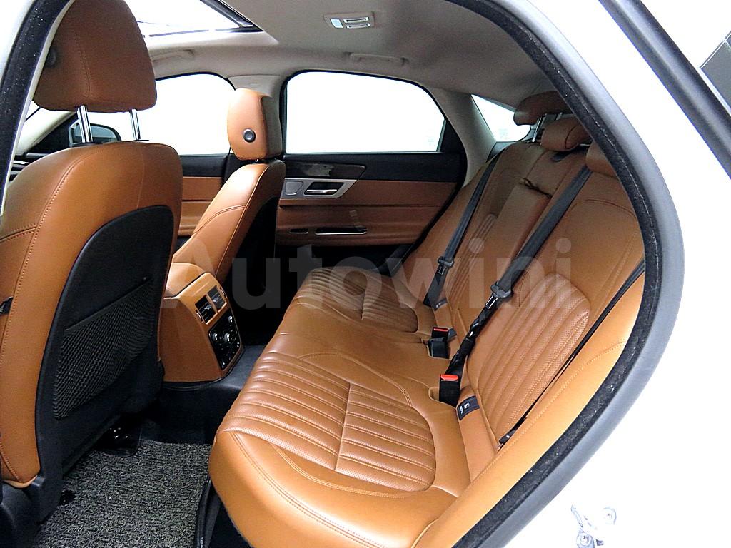 2017 JAGUAR XF 2.0D PORTFOLIO AWD X260 - 9
