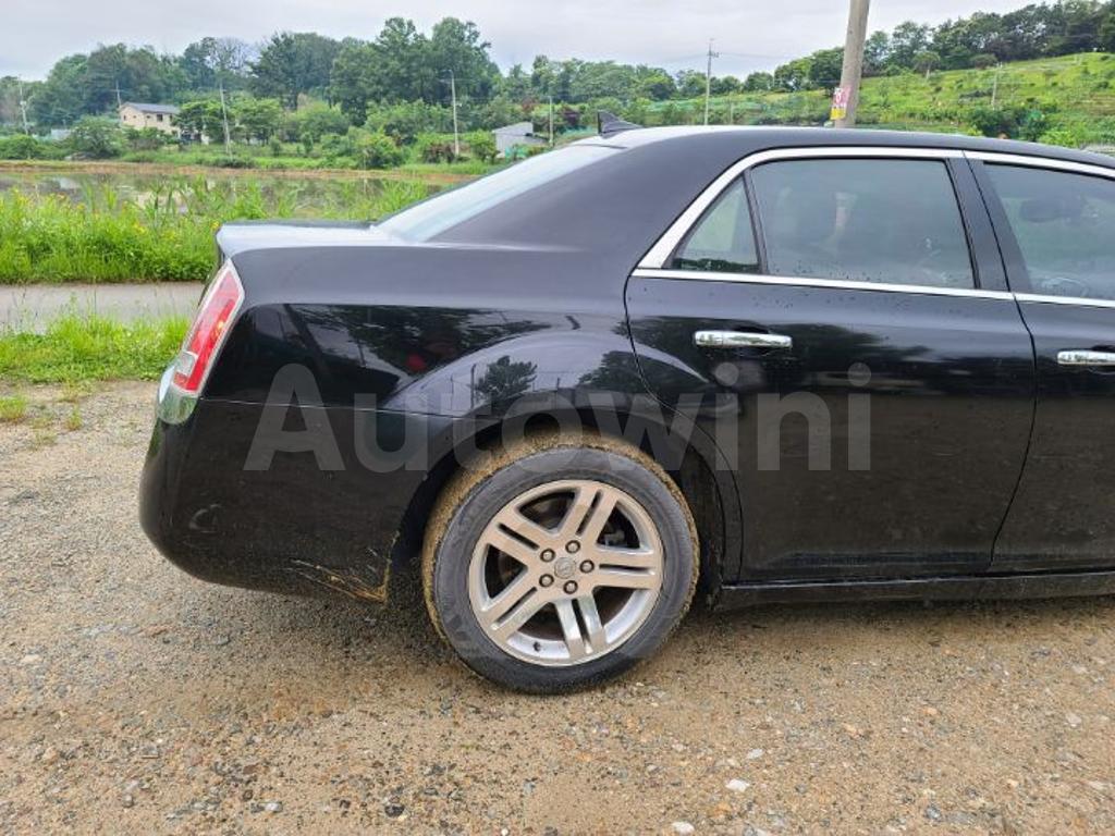 2012 CHRYSLER  300C DISEL, A/T - 7
