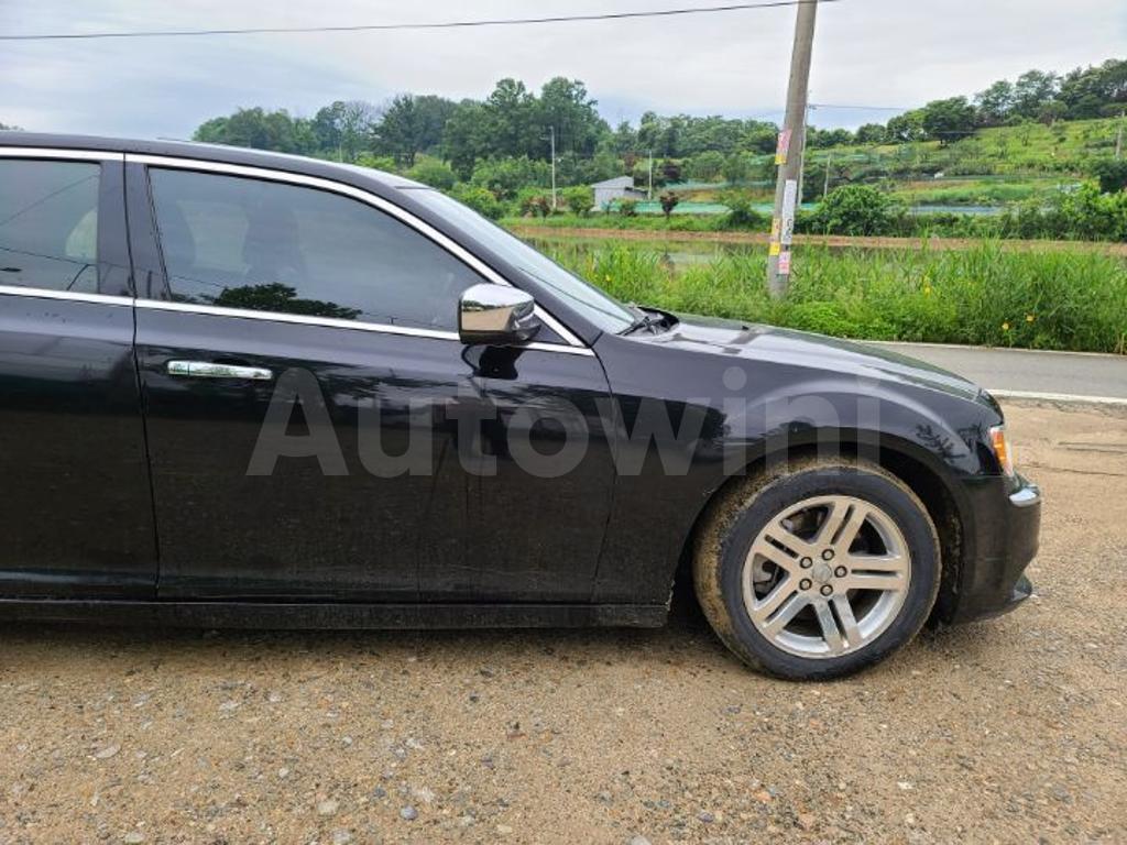 2012 CHRYSLER  300C DISEL, A/T - 8