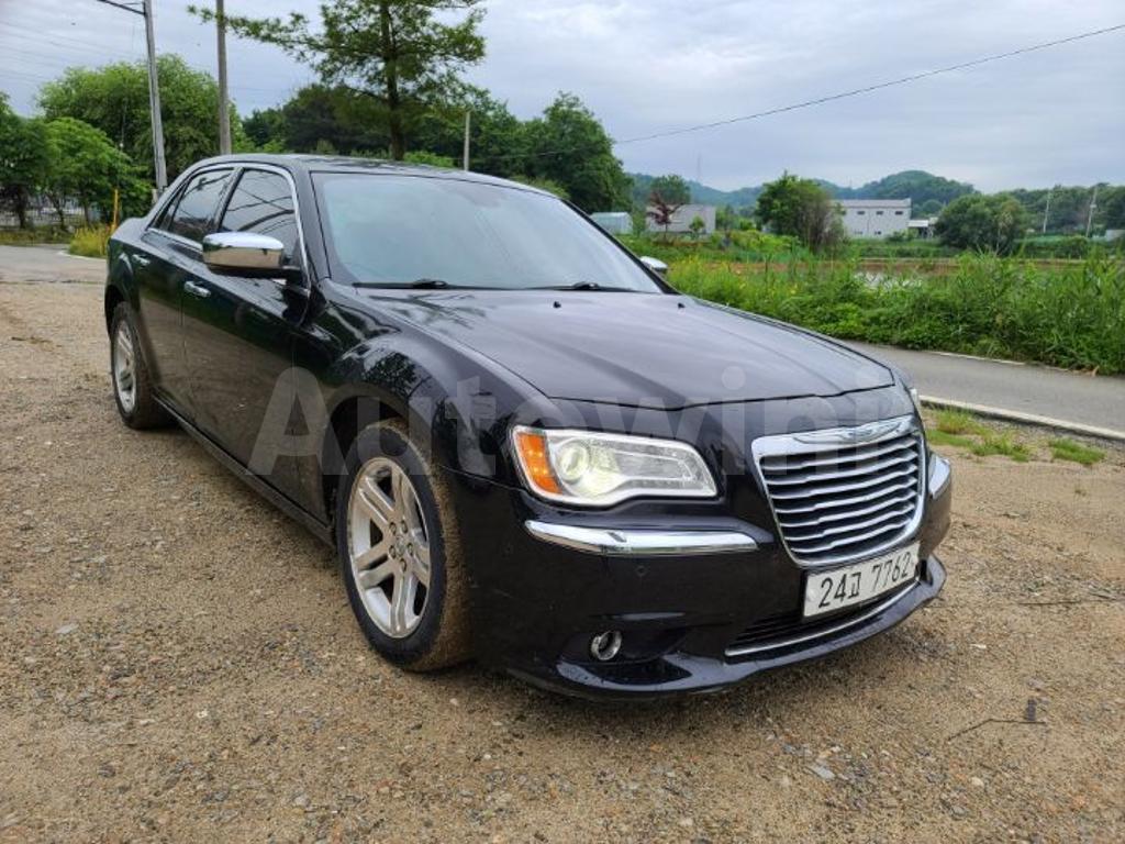 2012 CHRYSLER  300C DISEL, A/T - 9