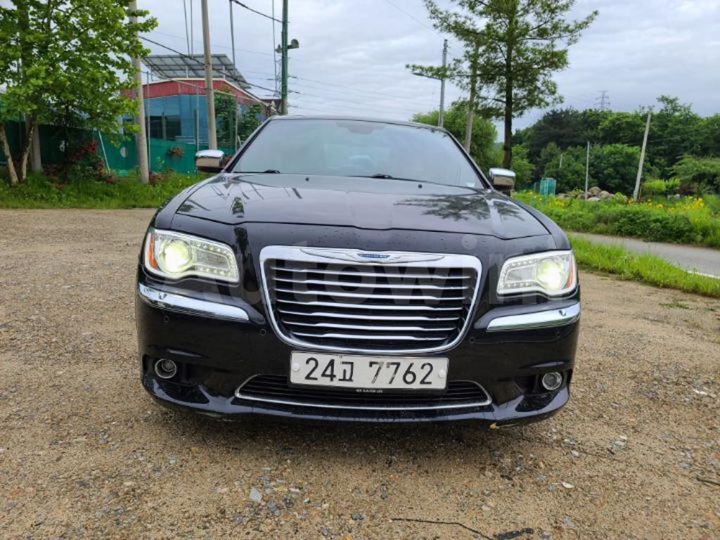 2012 CHRYSLER  300C DISEL, A/T - 10