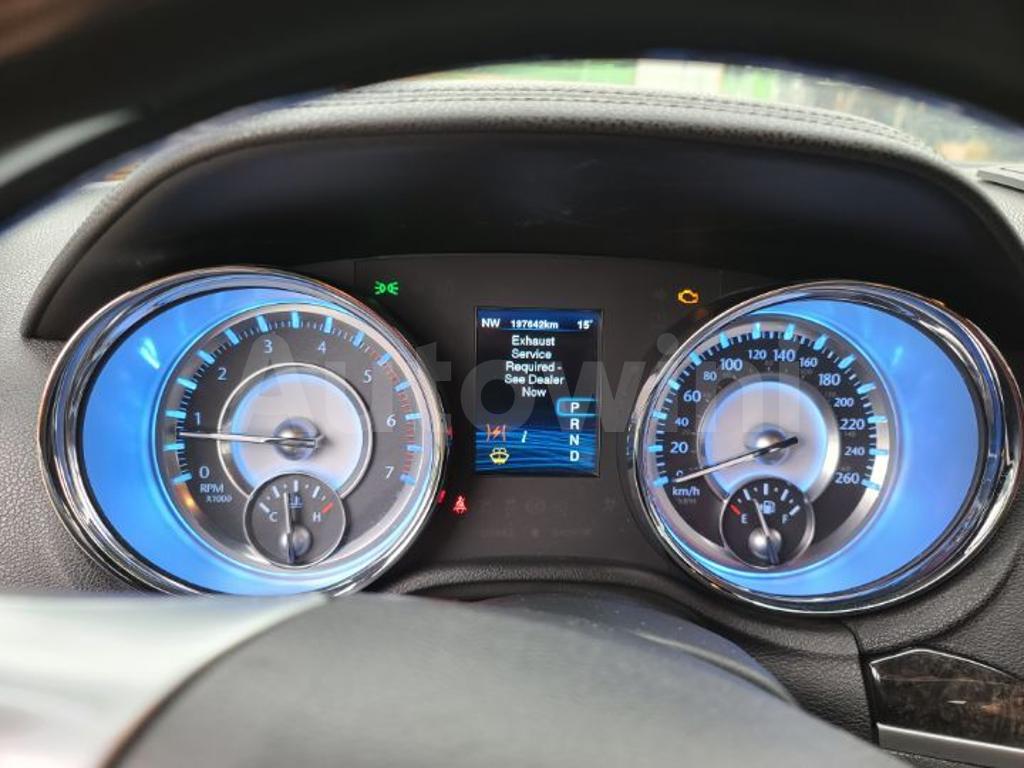2012 CHRYSLER  300C DISEL, A/T - 13