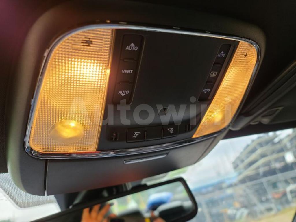 2012 CHRYSLER  300C DISEL, A/T - 19