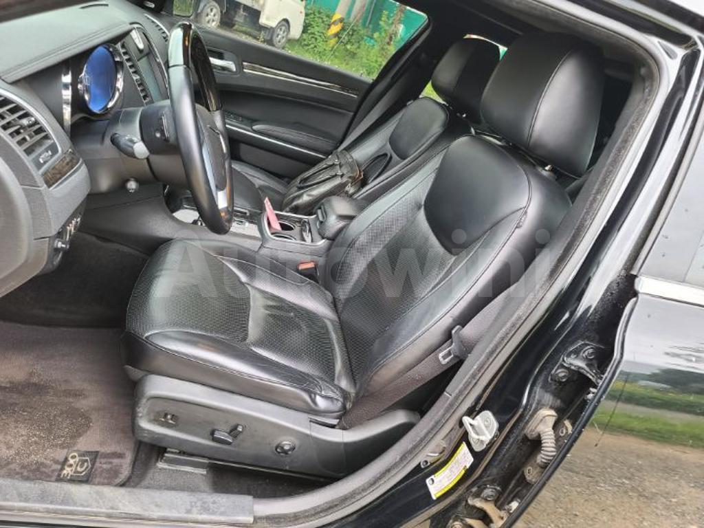 2012 CHRYSLER  300C DISEL, A/T - 21