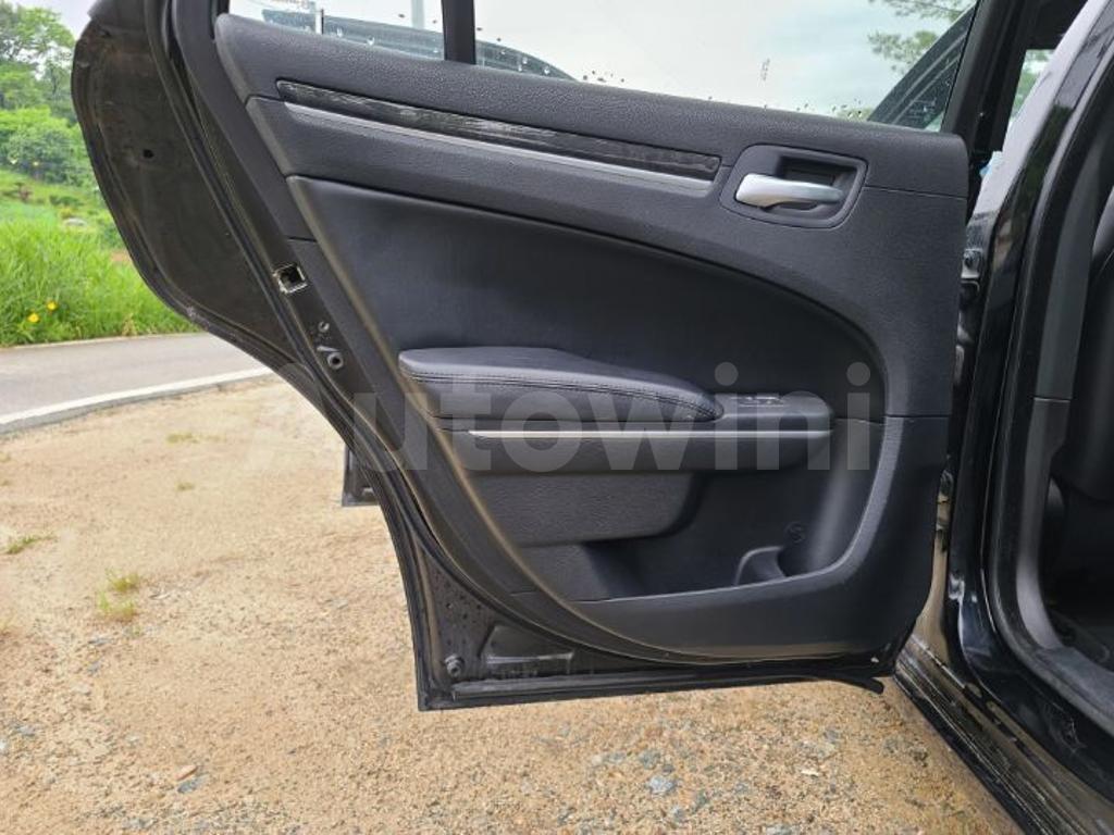 2012 CHRYSLER  300C DISEL, A/T - 24