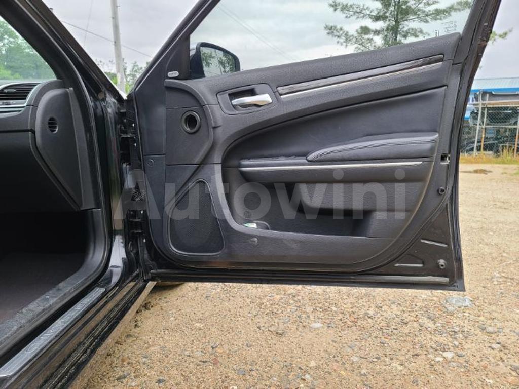 2012 CHRYSLER  300C DISEL, A/T - 28