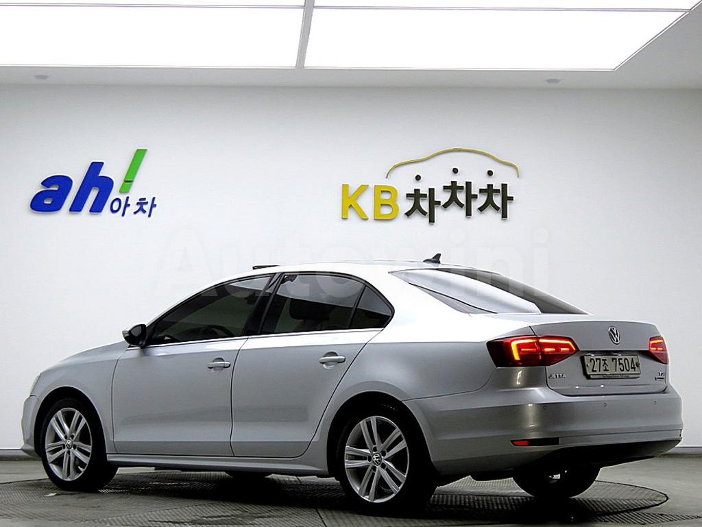 WVWZZZ16ZFM016221 2015 VOLKSWAGEN JETTA 2.0 TDI BLUEMOTION PREMIUM-2