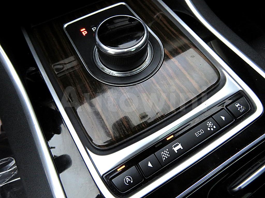 2017 JAGUAR XF (X260) 20D PORTFOLIO AWD - 12
