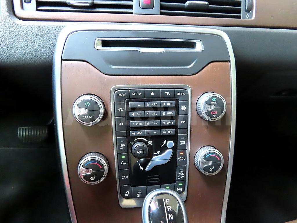 2016 VOLVO XC70 D5 - 11