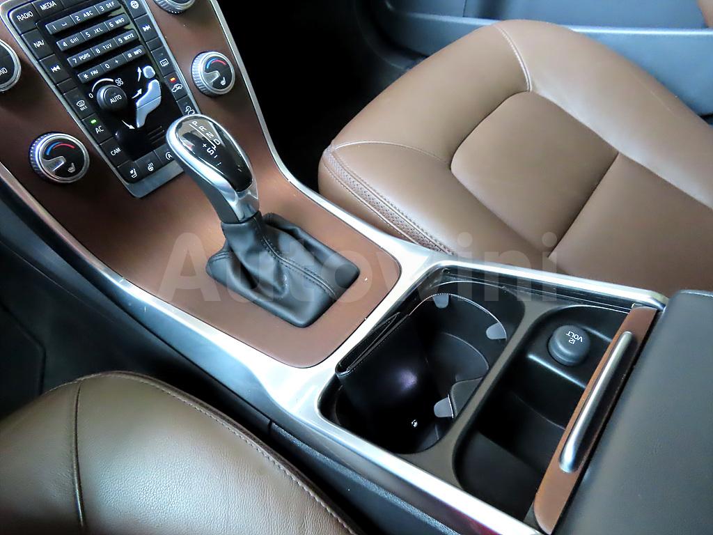 2016 VOLVO XC70 D5 - 12