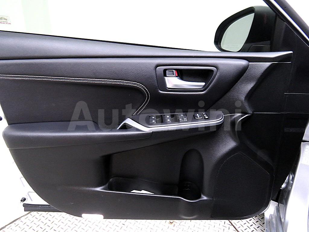 2017 TOYOTA  CAMRY 2.5 XLE - 8
