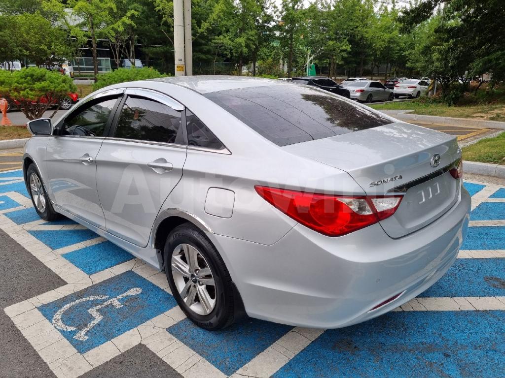 KMHEC41LBDA556111 2013 HYUNDAI YF SONATA LPG AT-2