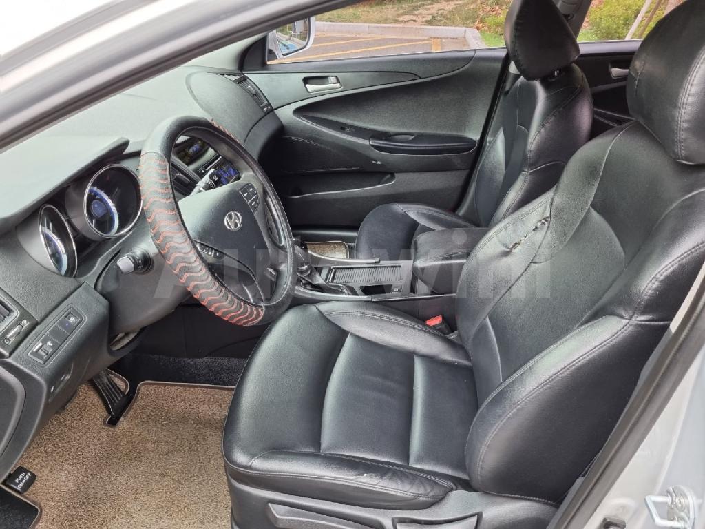 2013 HYUNDAI YF SONATA LPG AT - 24