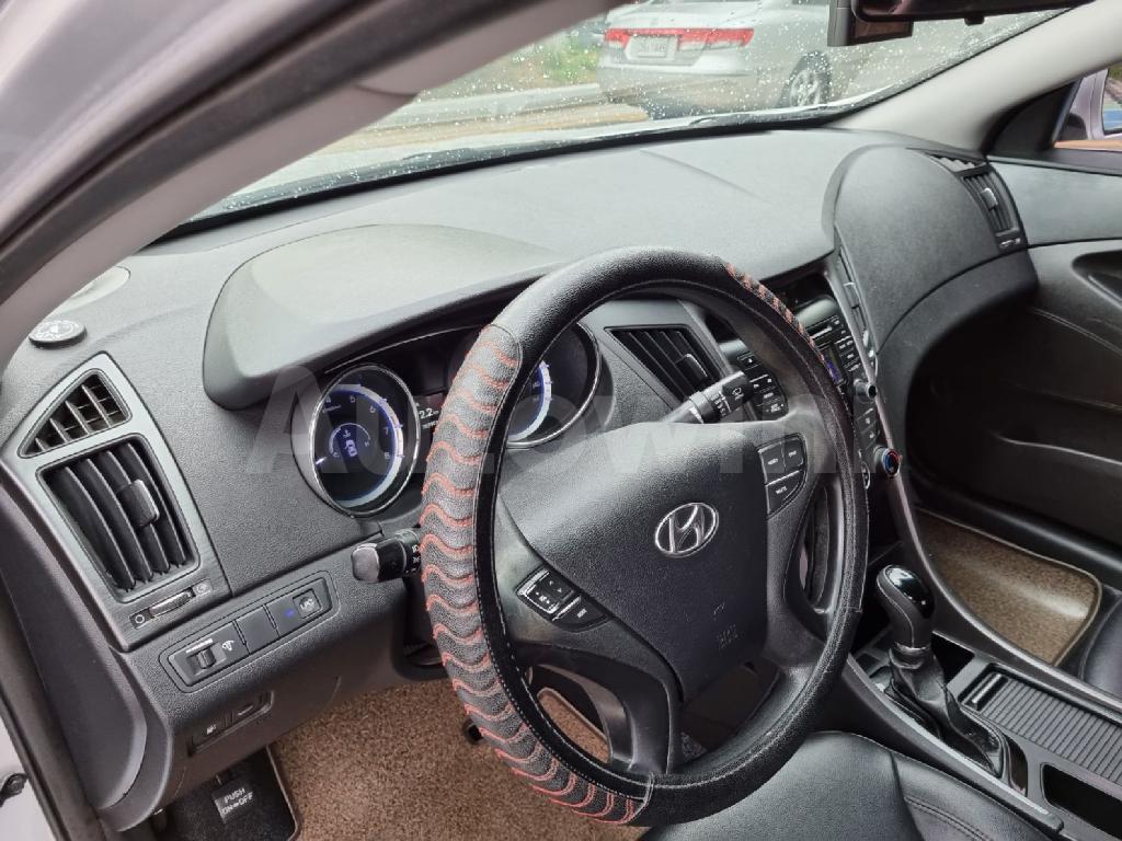 2013 HYUNDAI YF SONATA LPG AT - 25