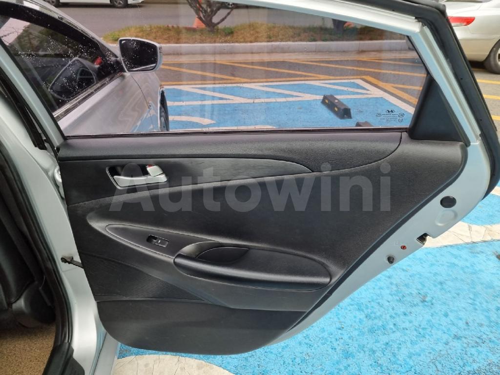 2013 HYUNDAI YF SONATA LPG AT - 32