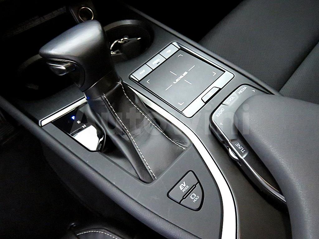 2019 LEXUS UX250H AWD 2.0 - 14