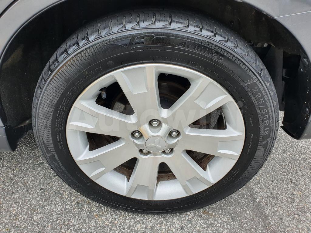 2010 MITSUBISHI OUTLANDER 3.0 GASOLINE ABS NO ACCIDENT - 31