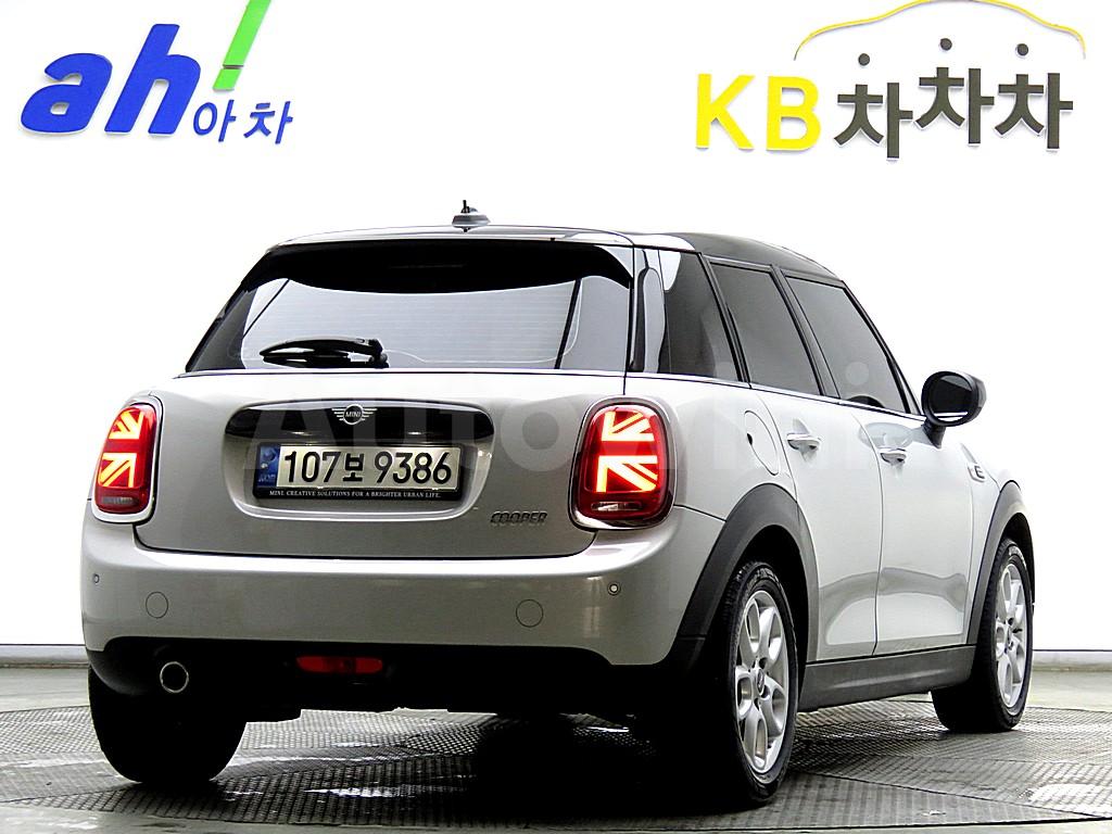 2020 MINI COOPER 1.5 BASIC FIVE-DOOR - 4