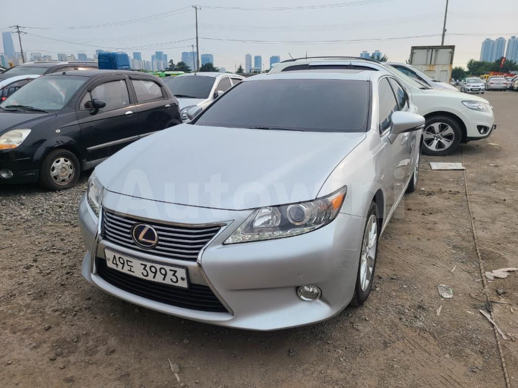 JTHBW1GG1D2021884 2013 LEXUS ES300H SUPREME-1