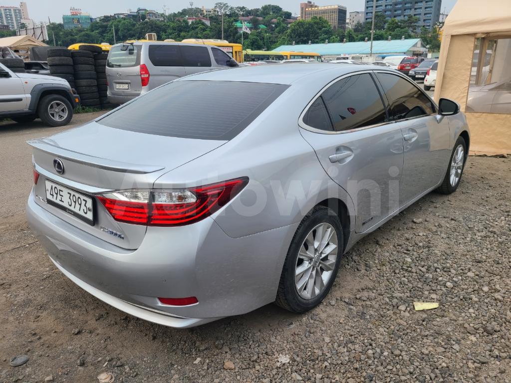 JTHBW1GG1D2021884 2013 LEXUS ES300H SUPREME-5