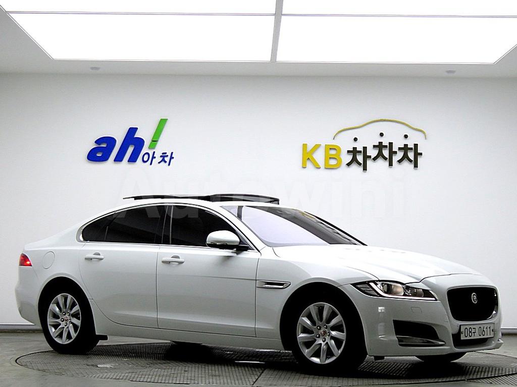 SAJBB4BN9HCY27042 2017 JAGUAR XF 2.0D PRESTIGE X260-1