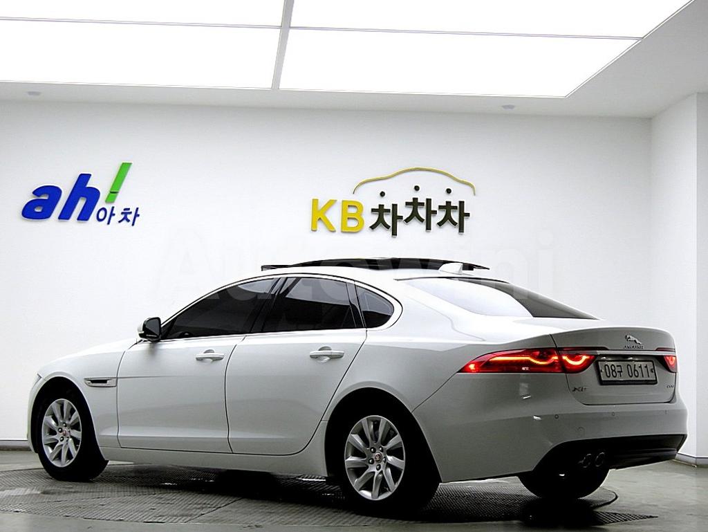 SAJBB4BN9HCY27042 2017 JAGUAR XF 2.0D PRESTIGE X260-2