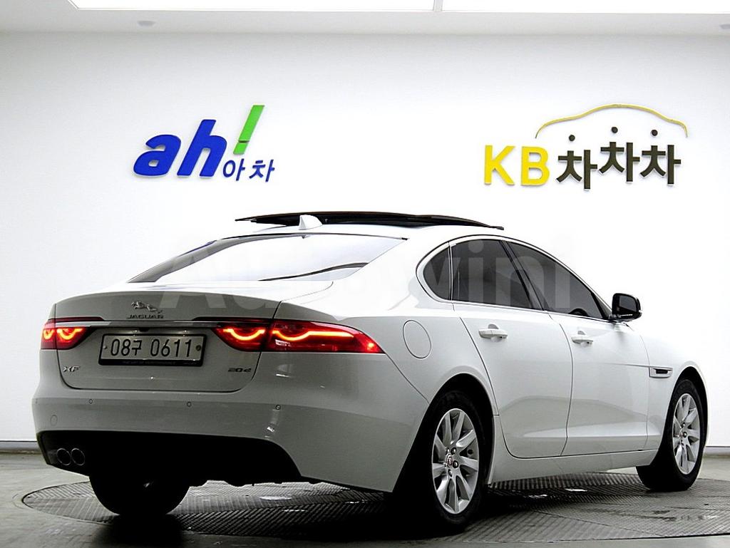 SAJBB4BN9HCY27042 2017 JAGUAR XF 2.0D PRESTIGE X260-3