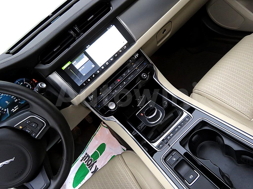 2017 JAGUAR XF 2.0D PRESTIGE X260 - 11