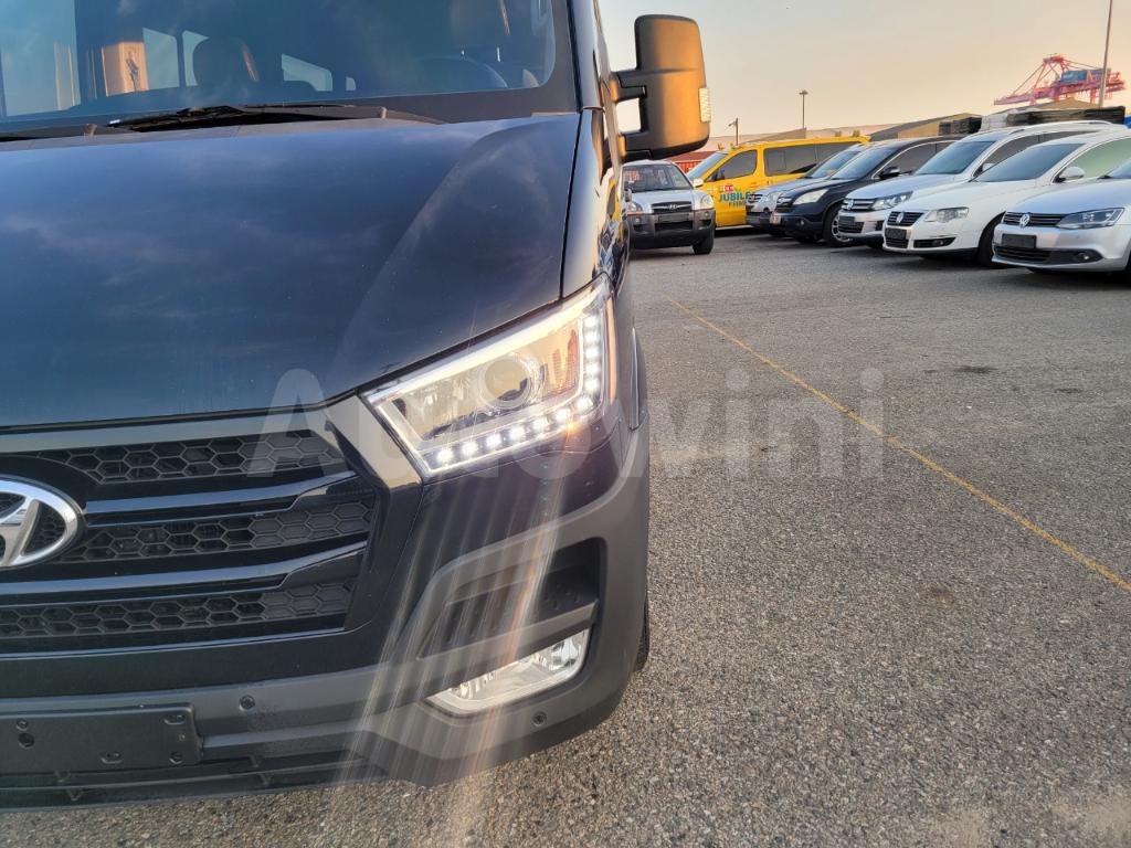 KMJUG17RPJC002163 2018 HYUNDAI SOLATI LUXURY FULL OPTION-1